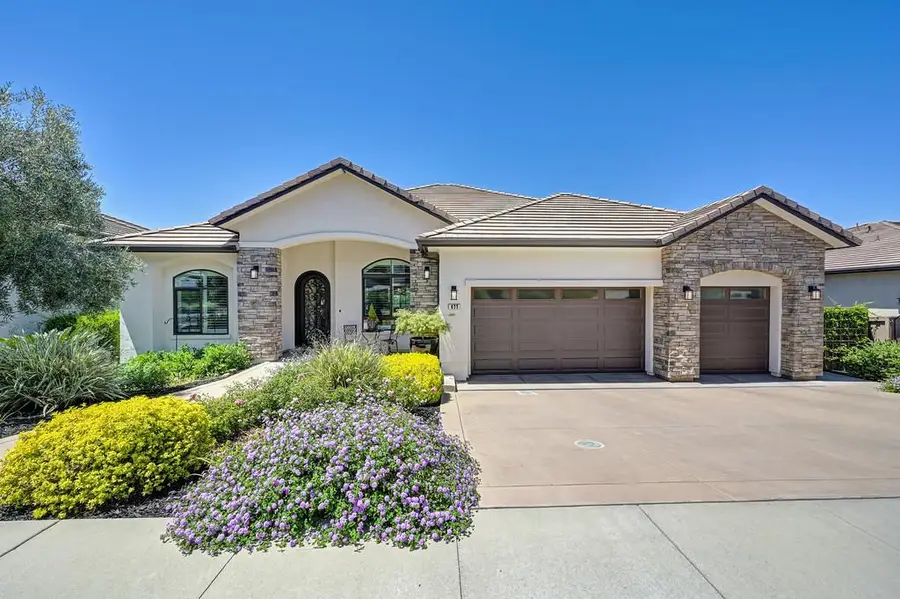 677 Sundahl Drive, Folsom, CA 95630 - #2