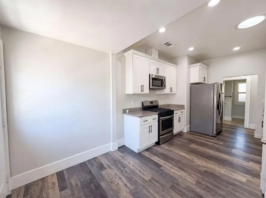 1860 W Willow Street, Stockton, CA 95203 - #2