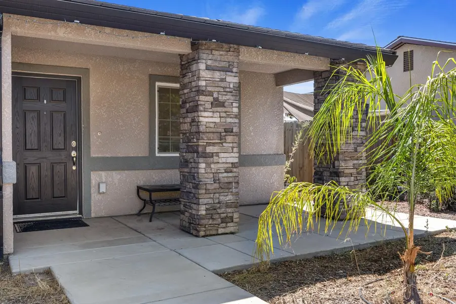 6902 Falcon Avenue, Winton, CA 95388 - #2