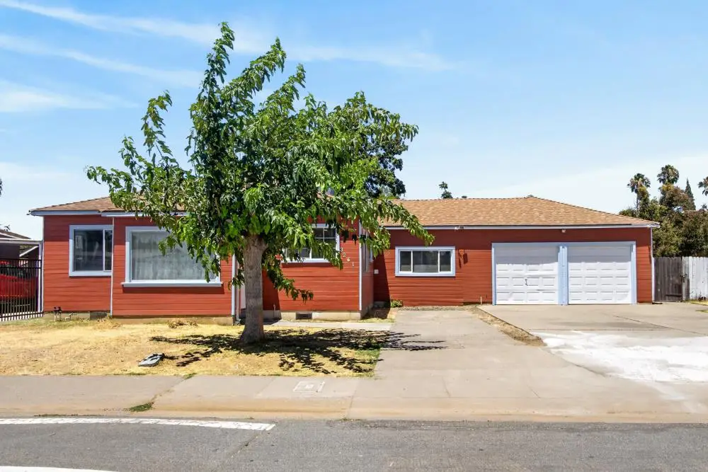 3261 36th Avenue, Sacramento, CA 95824 - #1