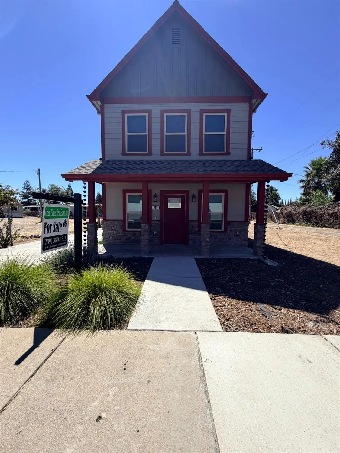 915 E G Street, Oakdale, CA 95361 - #1