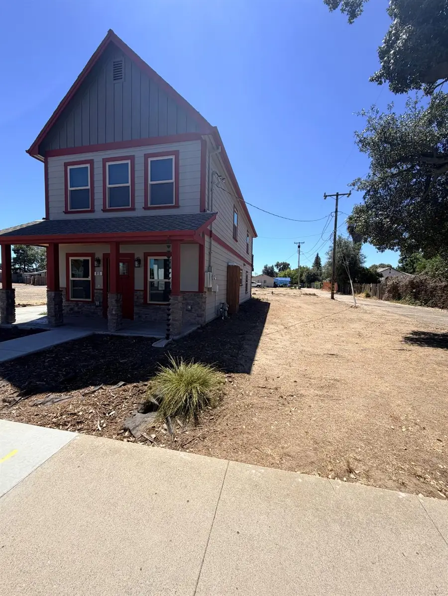 915 E G Street, Oakdale, CA 95361 - #3