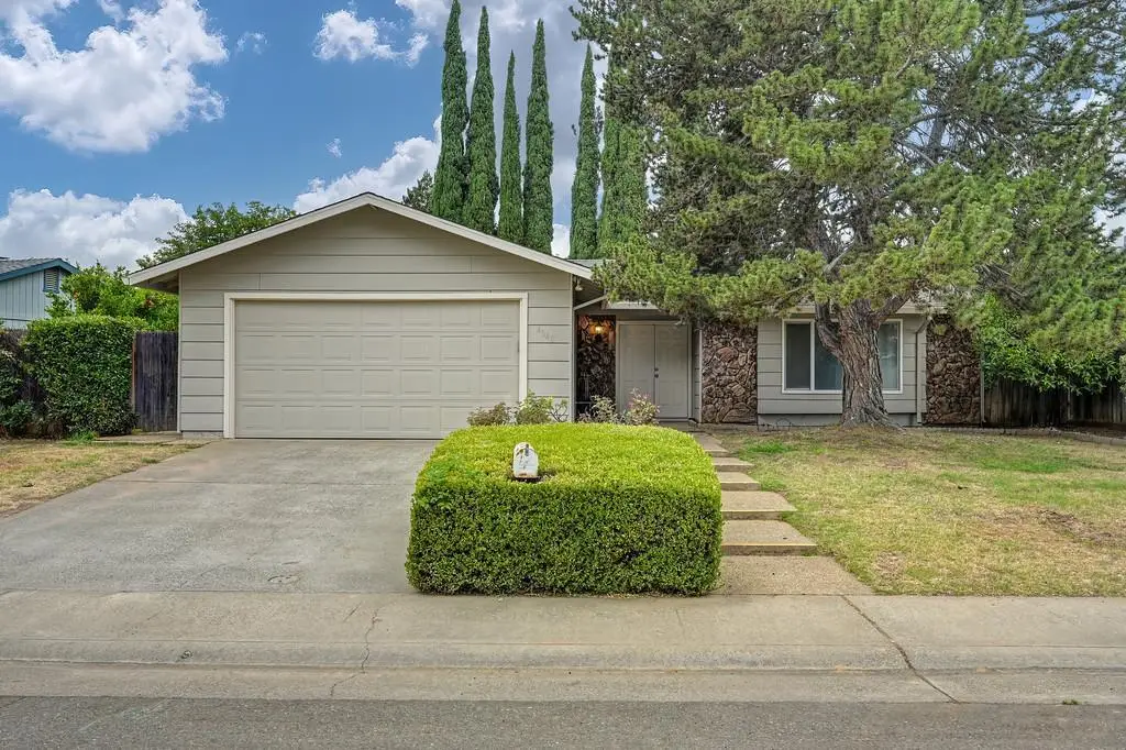 4040 Glen Innes Way, Sacramento, CA 95826 - #1