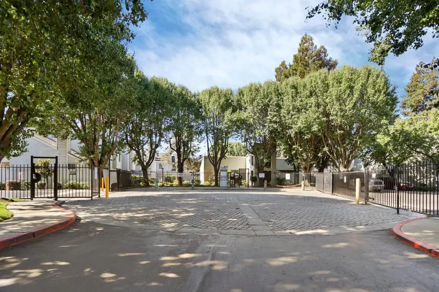 2930 Driftwood Place #32, Stockton, CA 95219 - #3