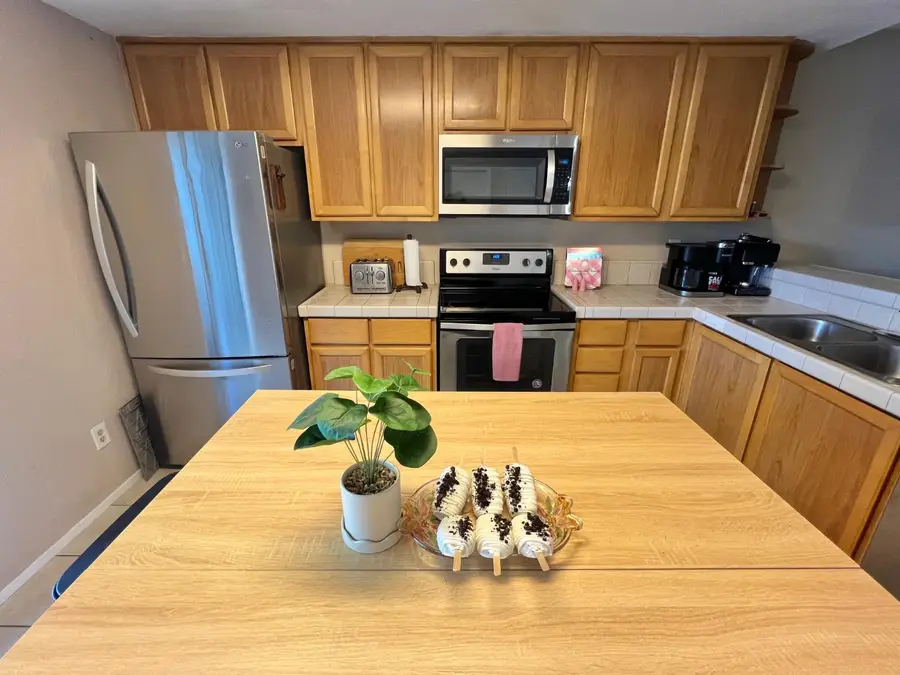 560 Pirinen Lane #E, Modesto, CA 95354 - #2