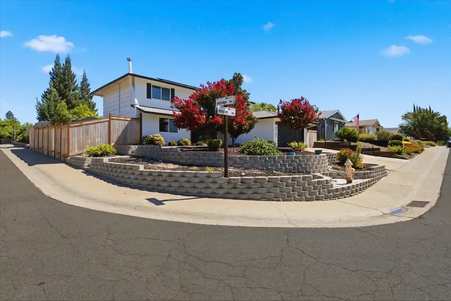 6701 Hillglen Way, Fair Oaks, CA 95628 - #2