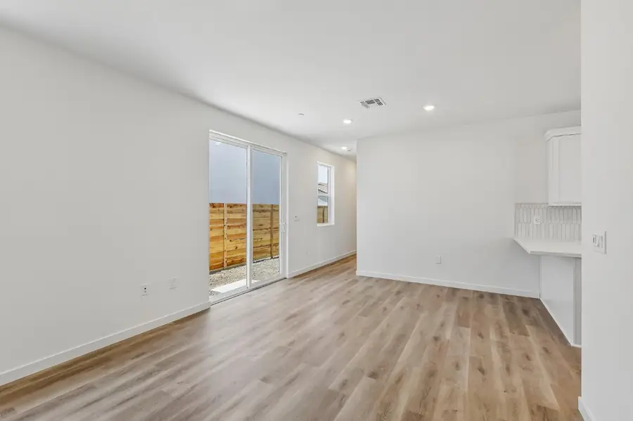 6409 Ventris Walk, Sacramento, CA 95823 - #3