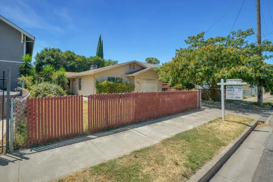 614 W Poplar Street, Stockton, CA 95203 - #2