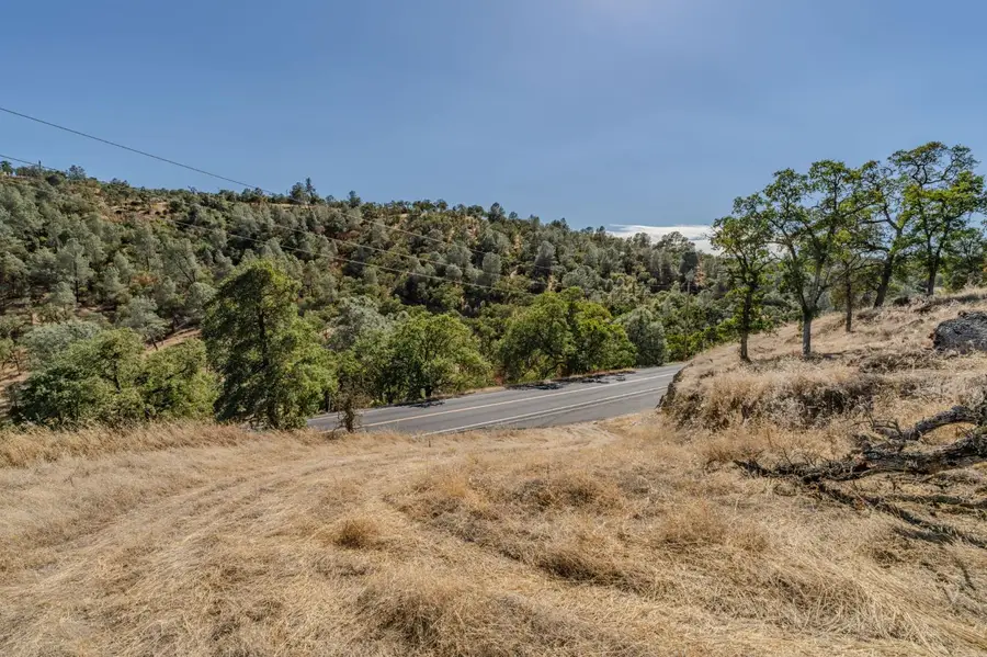 1320 Copper Cove Dr, Copperopolis, CA 95228 - #2