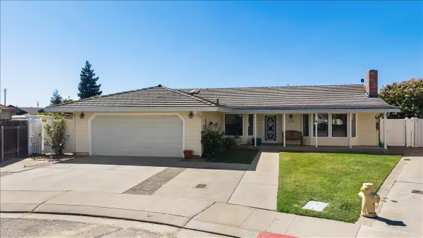 2143 Locust Court, Hughson, CA 95326