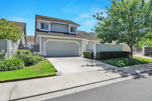 2340 St Lawrence Lane, Modesto, CA 95356
