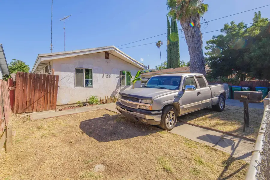 1628 E Scotts Avenue, Stockton, CA 95205 - #2