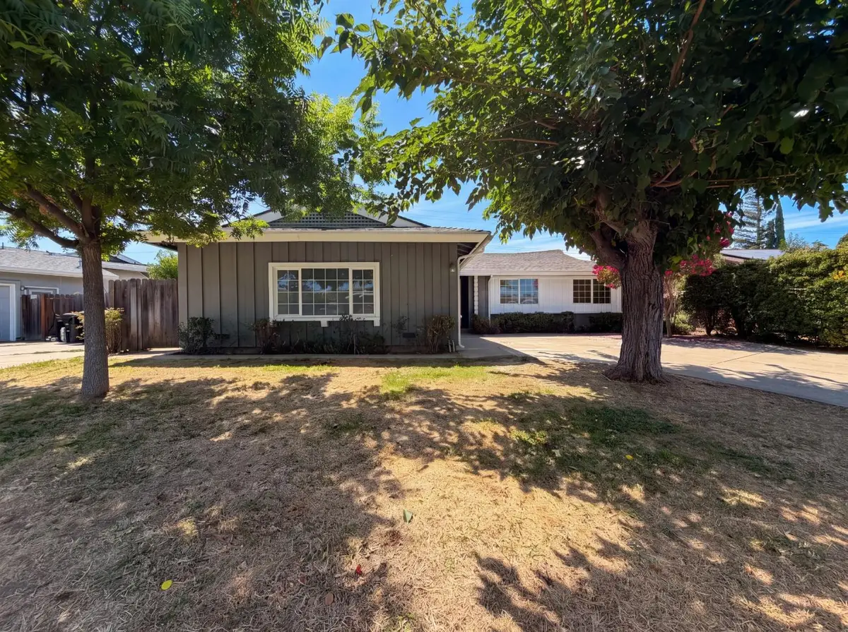 7007 Ursa Parkway, Sacramento, CA 95823 - #1