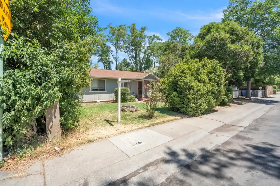 411 Cleveland Avenue, Sacramento, CA 95833 - #2