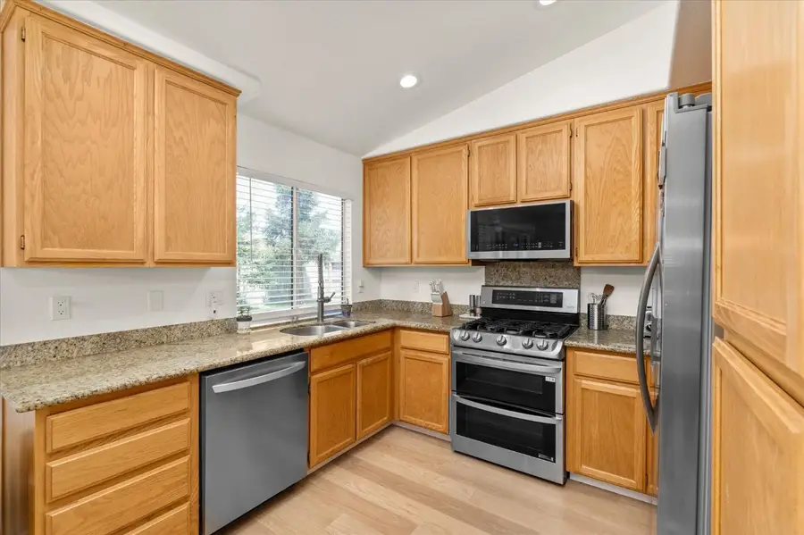 548 Buccaneer Avenue, Oakdale, CA 95361 - #3