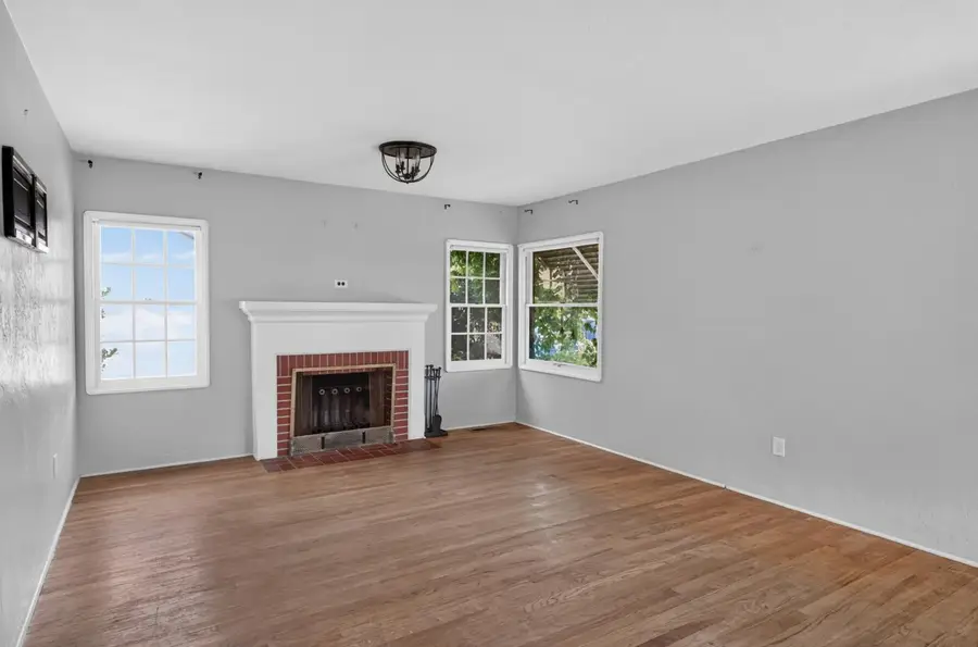 909 S Pleasant Avenue, Lodi, CA 95240 - #2