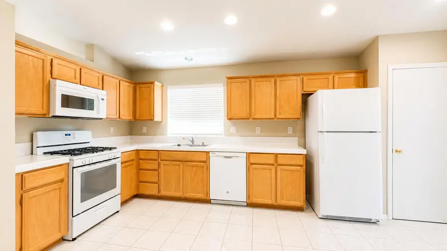 570 Pombo Square, Tracy, CA 95376 - #3