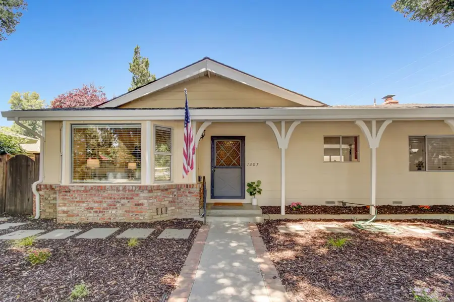 1307 W 8th Street, Davis, CA 95616 - #2