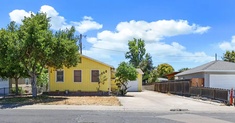 660 E North Street, Manteca, CA 95336 - #2