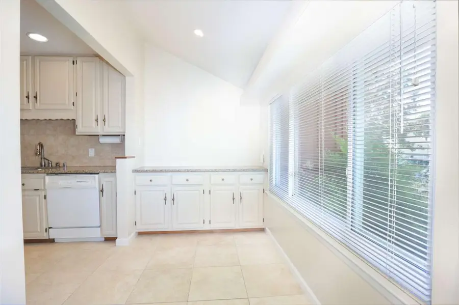 1921 Sussex Court, Sacramento, CA 95815 - #3