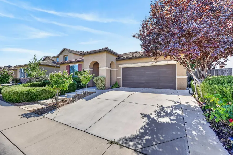 10092 Avocado Way, Elk Grove, CA 95757 - #2