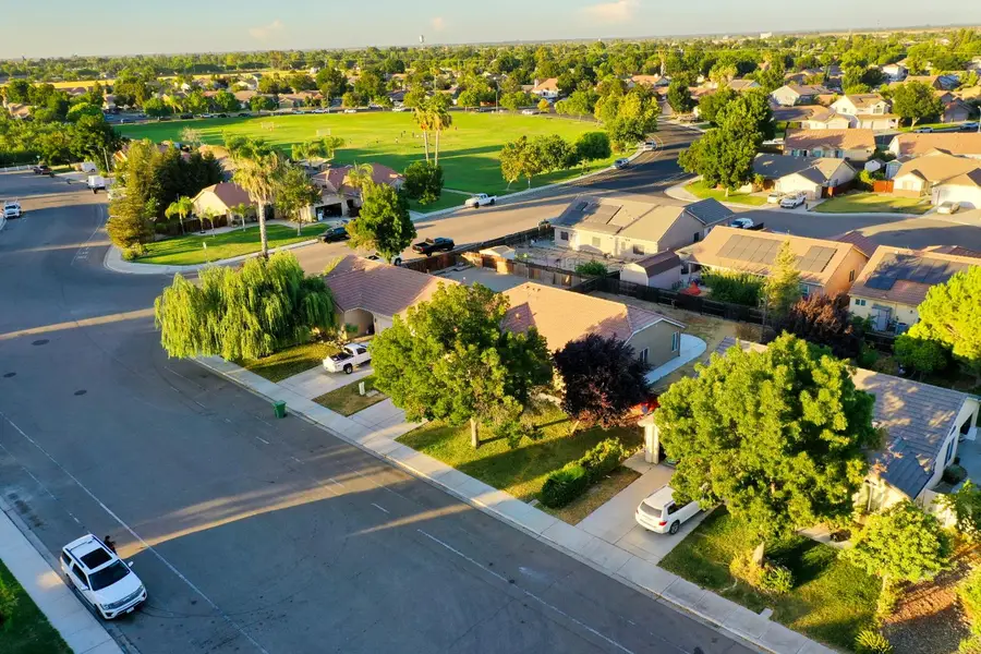 2242 Grand Canyon Way, Newman, CA 95360 - #2