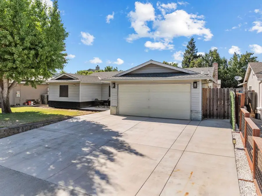 1348 E D Street, Oakdale, CA 95361 - #2