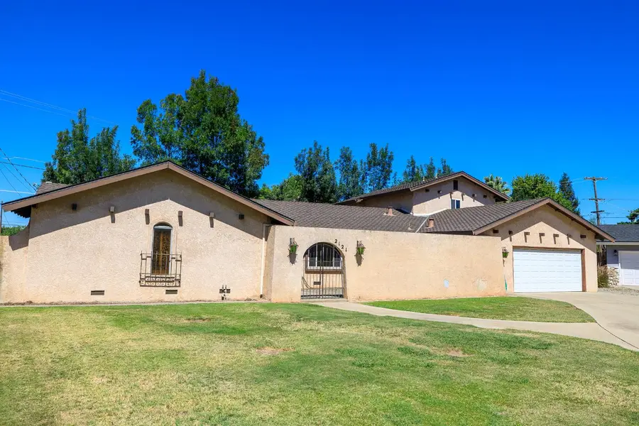 2121 Cumberland Drive, Turlock, CA 95382 - #2