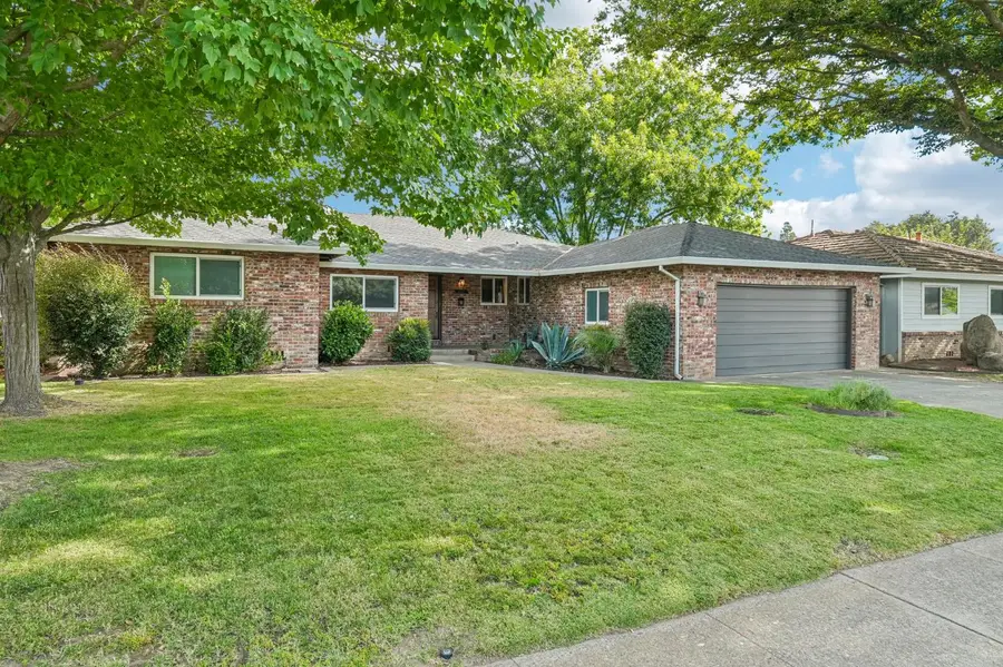 1157 35th Avenue, Sacramento, CA 95822 - #2