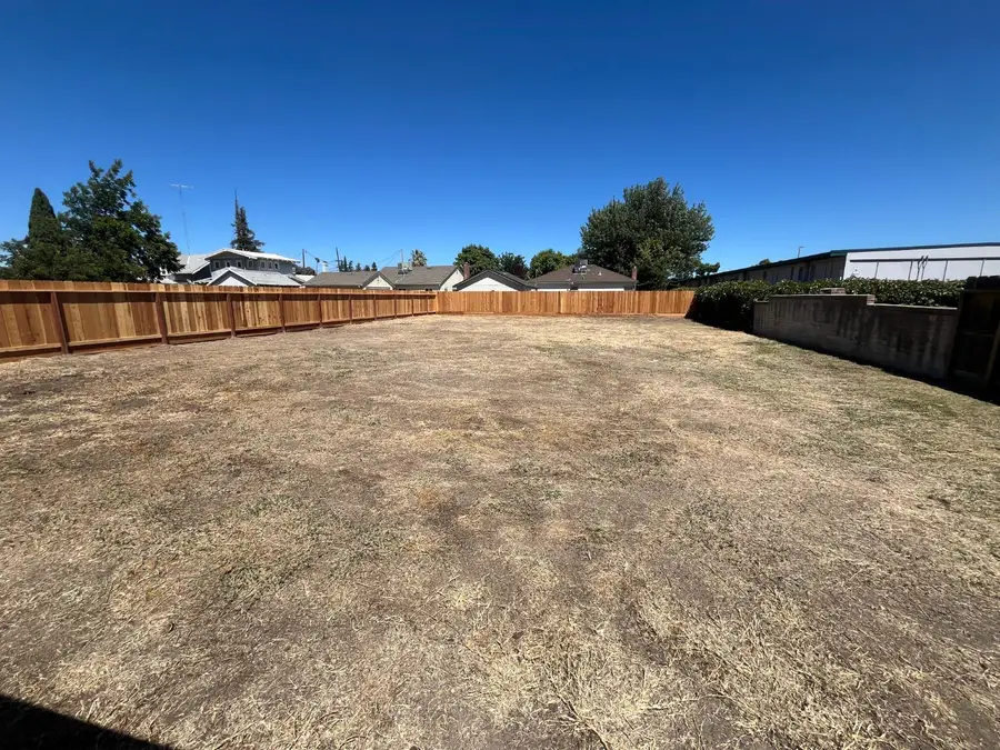 1520 Sunrise Ave., Modesto, CA 95350 - #3
