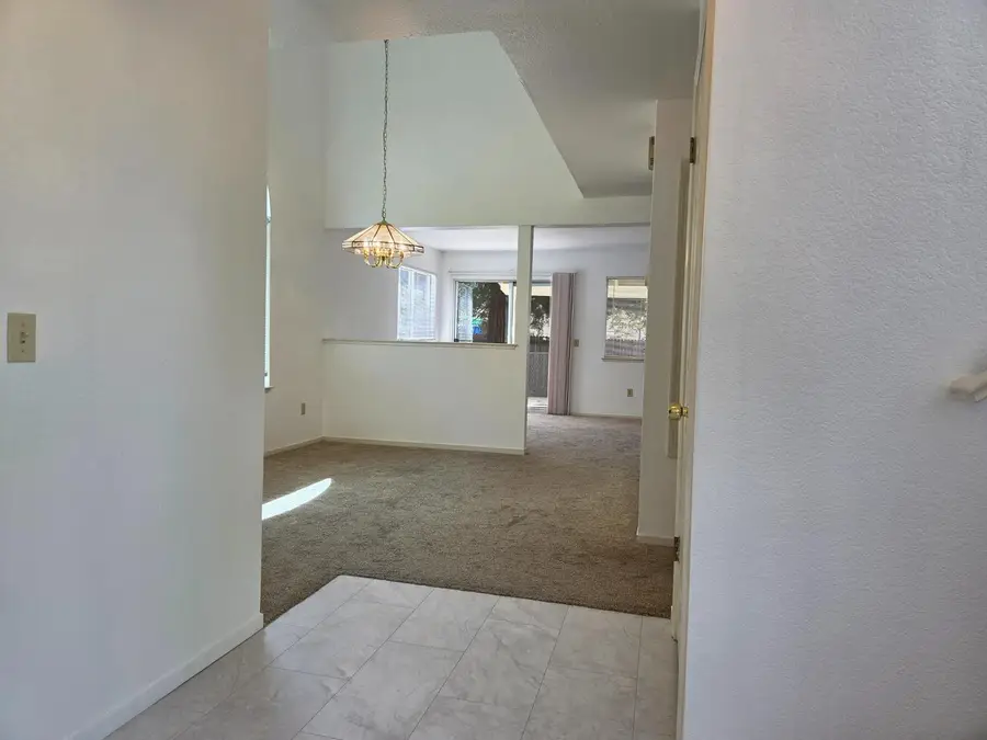 2717 Hoffman Woods Lane, Carmichael, CA 95608 - #2