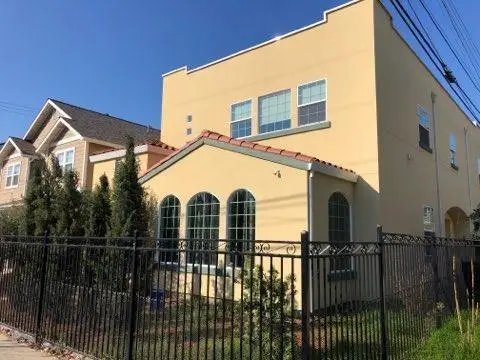 2728 37 Street, Sacramento, CA 95817