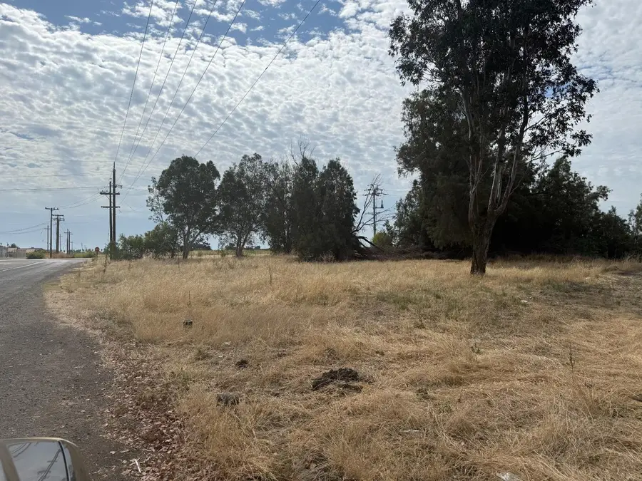 8021 W Christian Avenue, Dos Palos, CA 93620 - #2