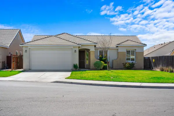 737 Fume Blanc Court, Los Banos, CA 93635