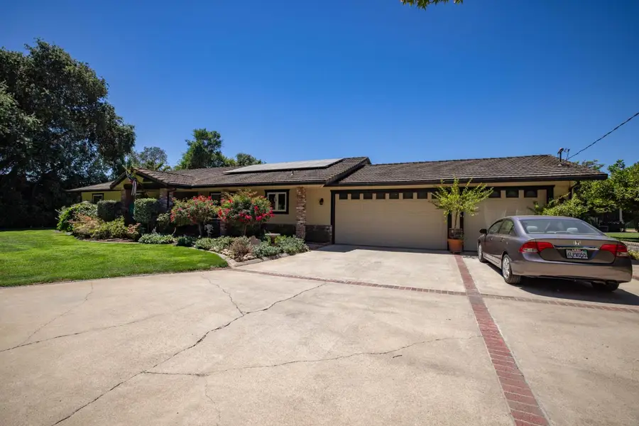 24333 E Highway 26, Linden, CA 95236 - #2