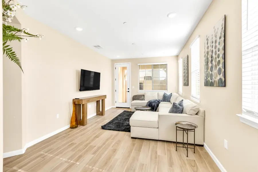 9326 Mystic Lake Alley, Sacramento, CA 95829 - #3