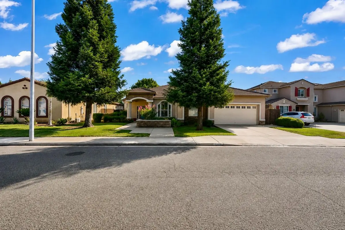 9514 N Larkspur Avenue, Fresno, CA 93720 - #1