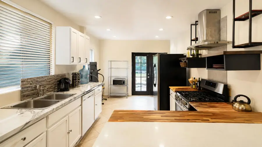 7000 Arthur Street, Oakland, CA 94605 - #2