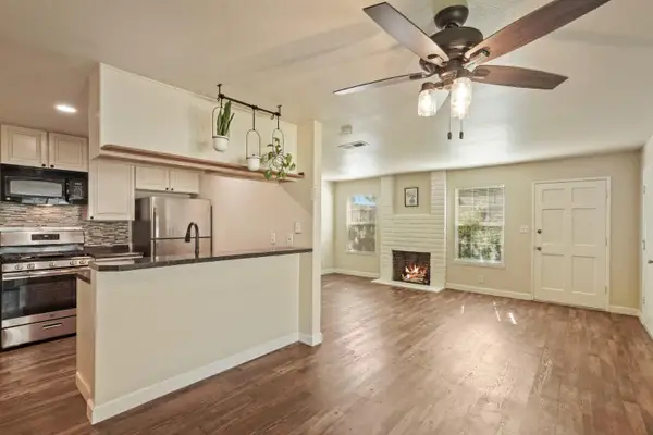 1040 Dartmoor Circle, Lodi, CA 95240