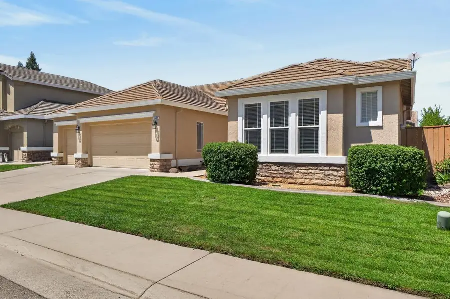9525 Misty River Way, Elk Grove, CA 95624 - #2