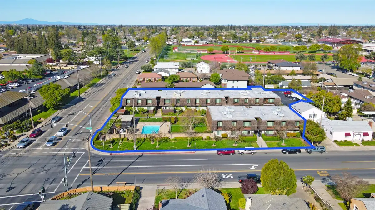 1301 W Lodi Avenue, Lodi, CA 95242 - #1