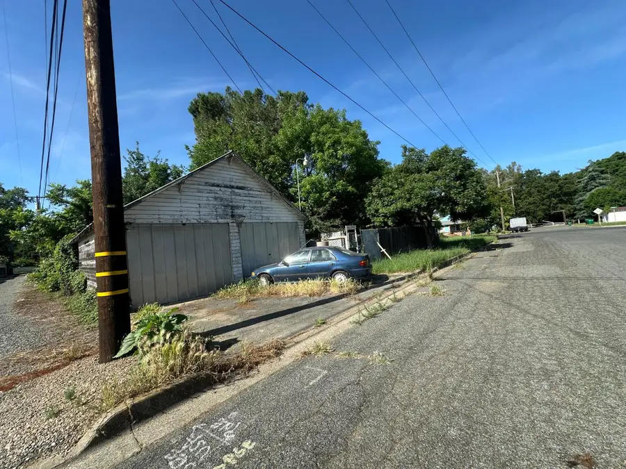 990 Oregon, Gridley, CA 95948 - #3