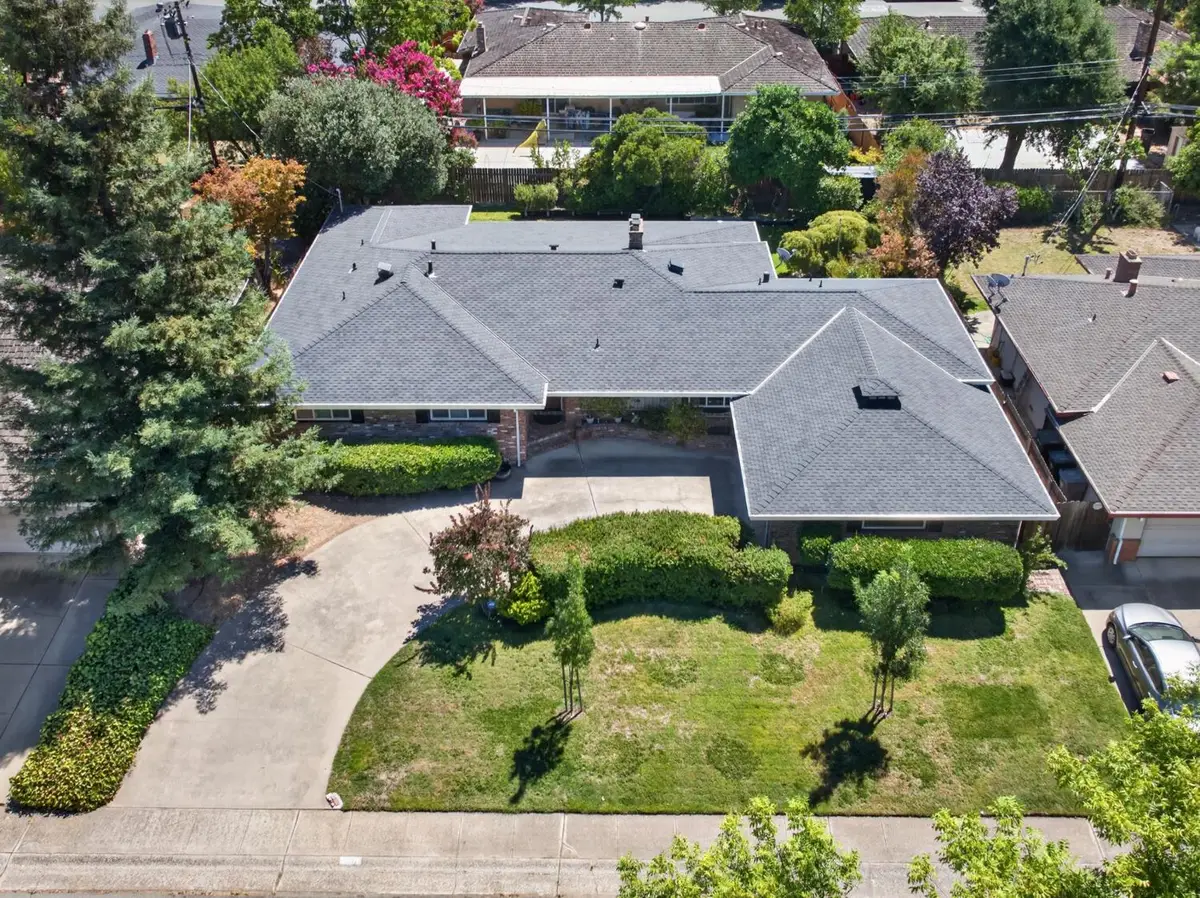 6131 Holstein Way, Sacramento, CA 95831 - #1