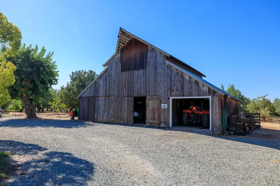 8460 E Keyes Road, Hughson, CA 95326 - #2