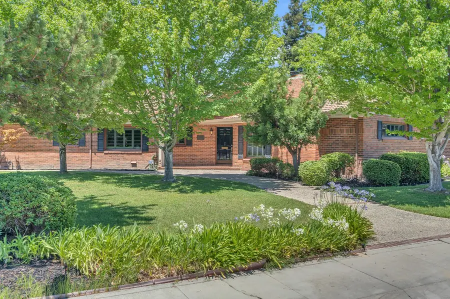 1071 W Monterey Avenue, Stockton, CA 95204 - #3