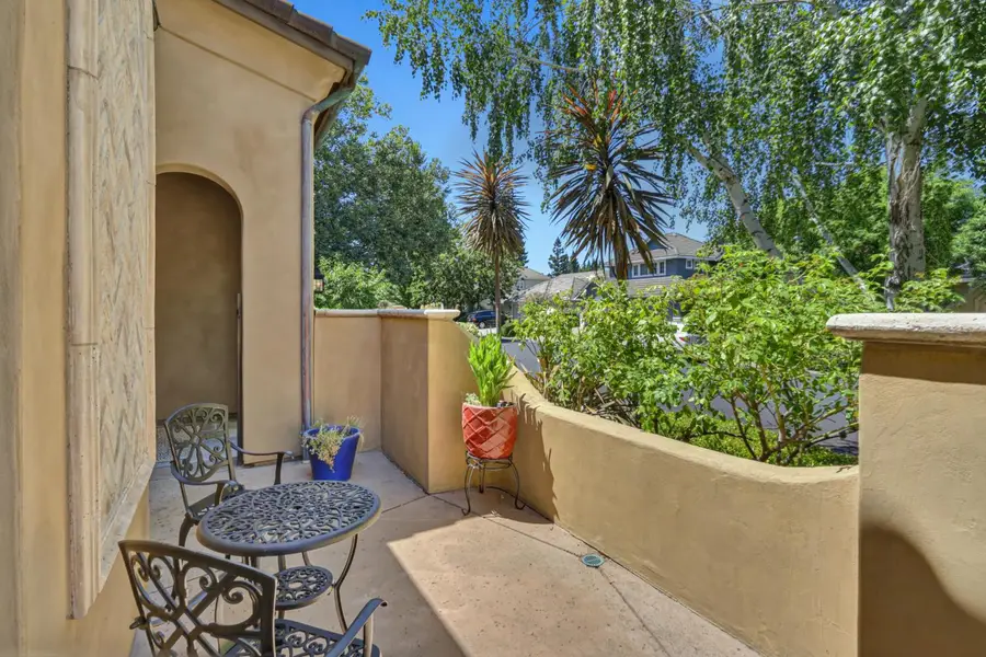 922 Shore Breeze Drive, Sacramento, CA 95831 - #3