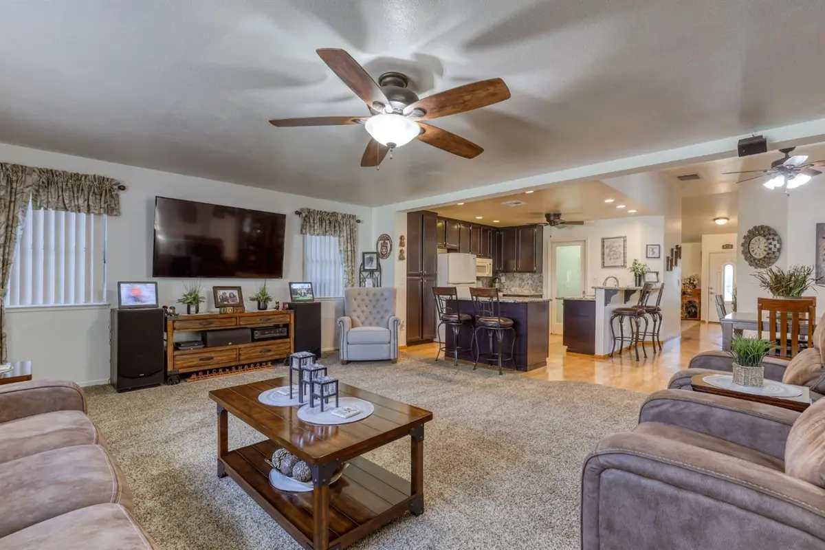 8177 Oak Landing Court, Sacramento, CA 95828 - #1