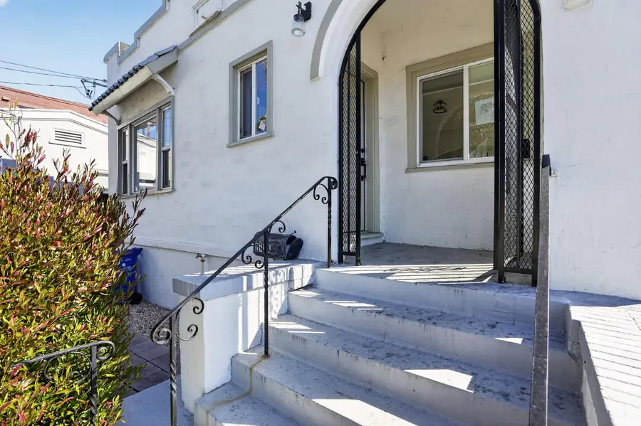 2734 Macarthur, Oakland, CA 94602 - #2