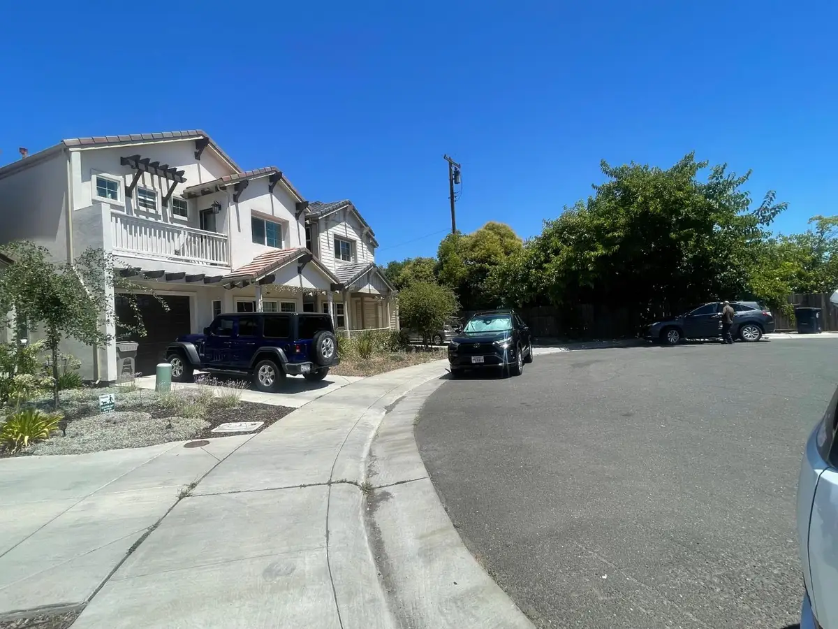 44 Lake House Court, Sacramento, CA 95828 - #1