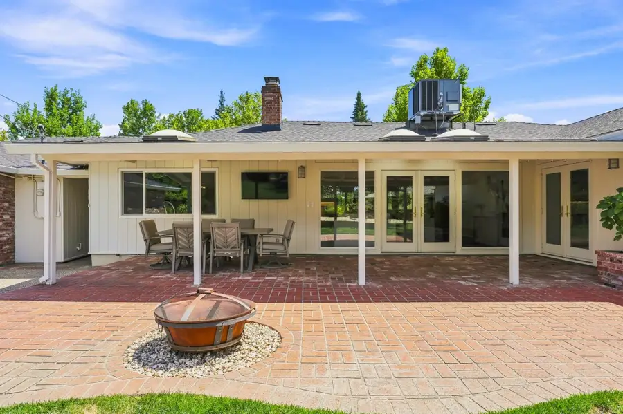 711 La Sierra Drive, Sacramento, CA 95864 - #3